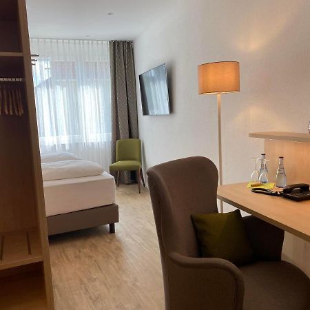Hotel-Restaurant Und Gaestehaus Loewen Süßen Eksteriør billede