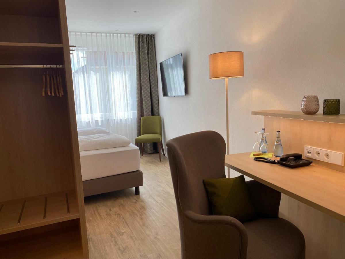 Hotel-Restaurant Und Gaestehaus Loewen Süßen Eksteriør billede