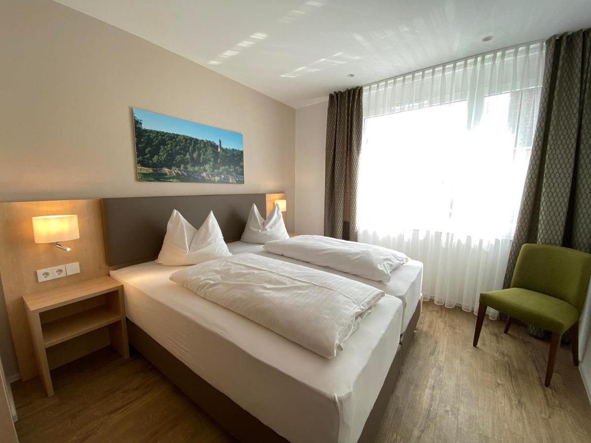 Hotel-Restaurant Und Gaestehaus Loewen Süßen Eksteriør billede