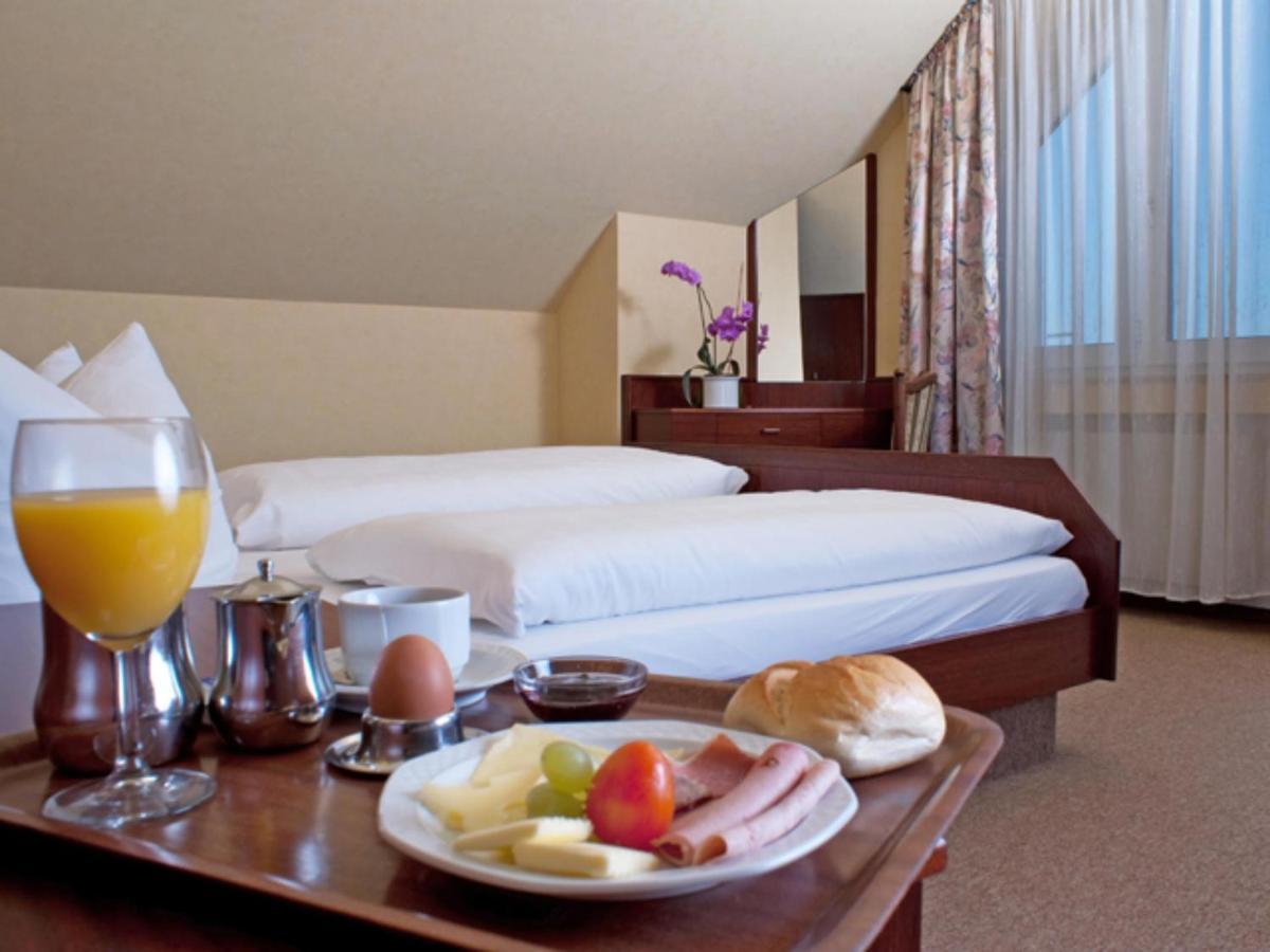 Hotel-Restaurant Und Gaestehaus Loewen Süßen Eksteriør billede
