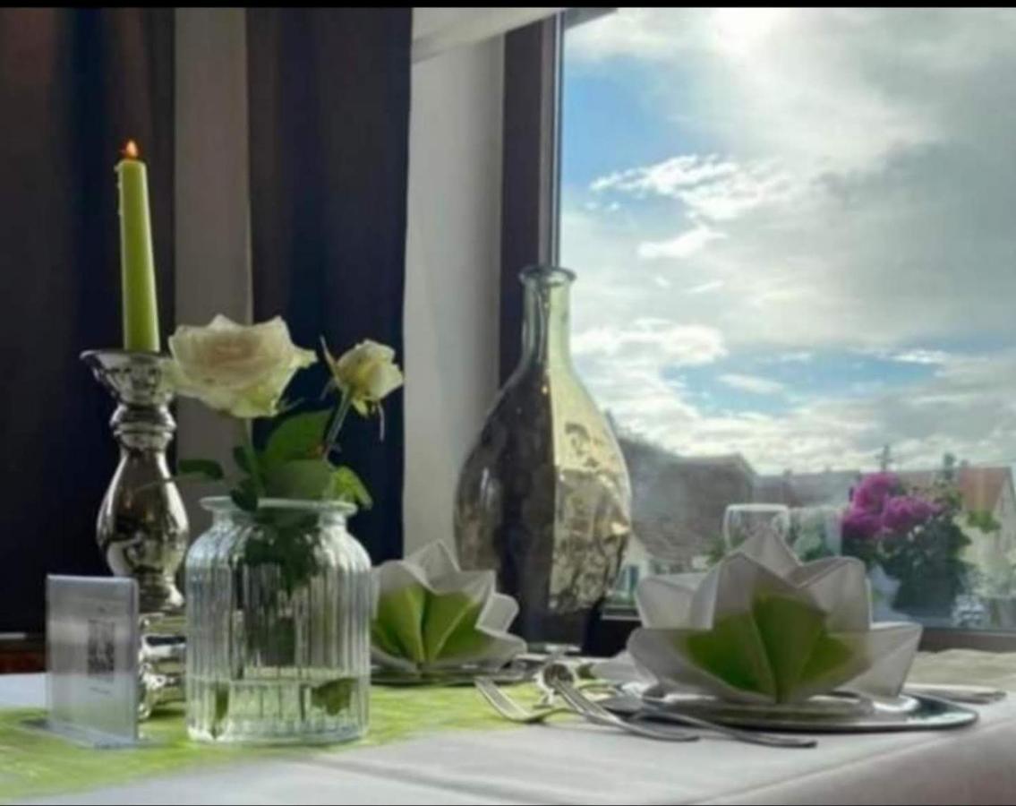 Hotel-Restaurant Und Gaestehaus Loewen Süßen Eksteriør billede