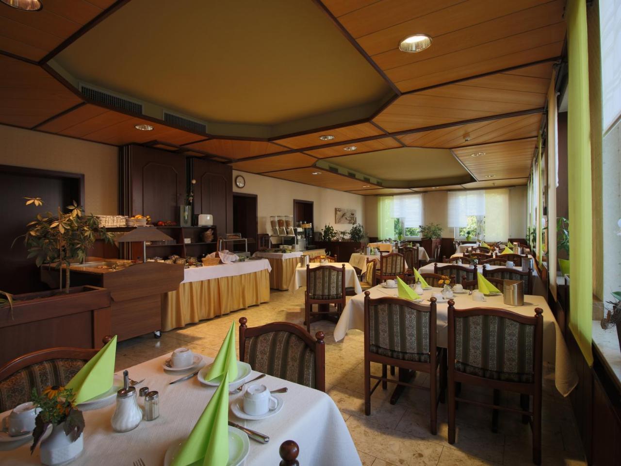 Hotel-Restaurant Und Gaestehaus Loewen Süßen Eksteriør billede